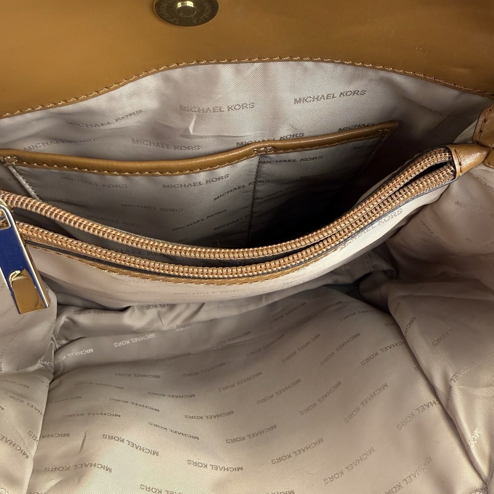 Michael Michael Kors Newbury Chain Shoulder Bag Vinilla Acorn  EUC - Picture 12 of 15